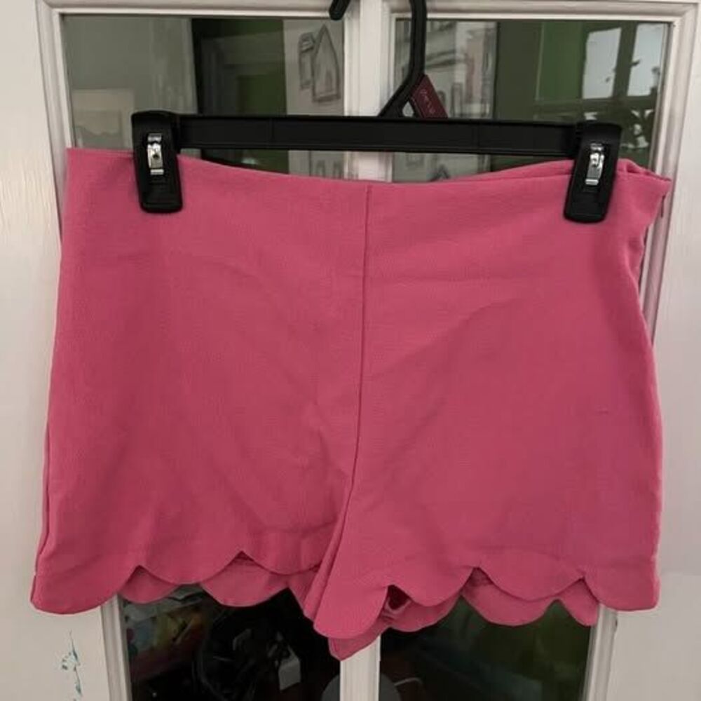 Monteau Pink Scalloped Hem Shorts Size L